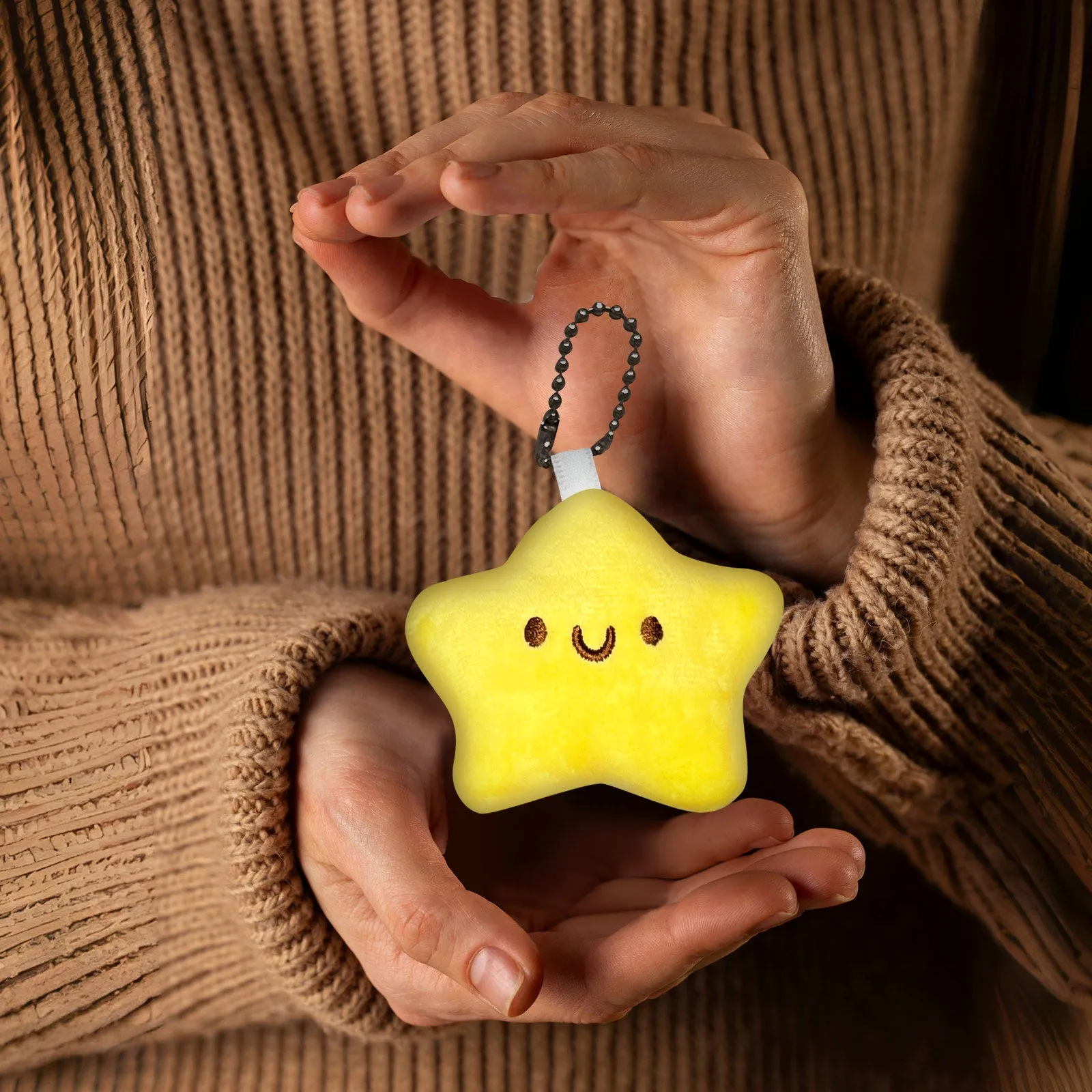 Adorable Star Plush Toy Keychain – Soft Yellow Kawaii Stuffed Star with Cute Smile for Kids, Bags, and Gifts