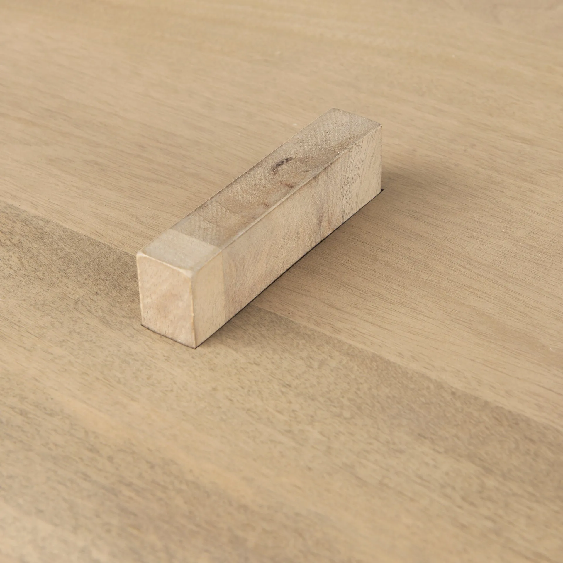 Aida Coffee Table – Contemporary Mango Wood Design with Unique Protruding Legs for Modern Spaces