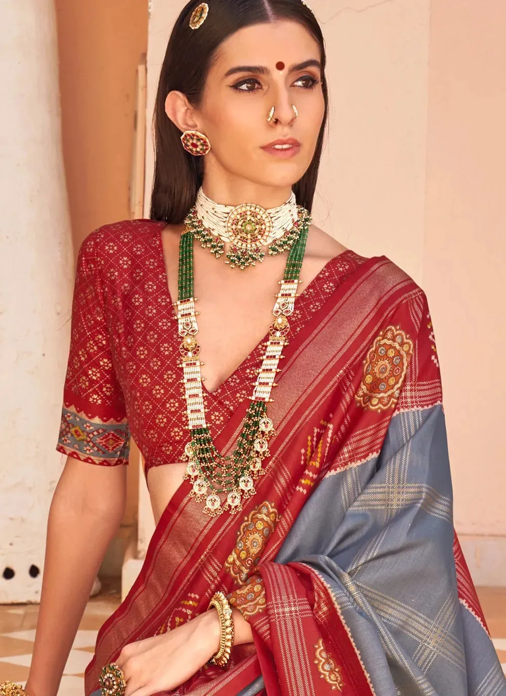 Gray Red Polyester Viscose Silk Base Foil Printed Casual Saree