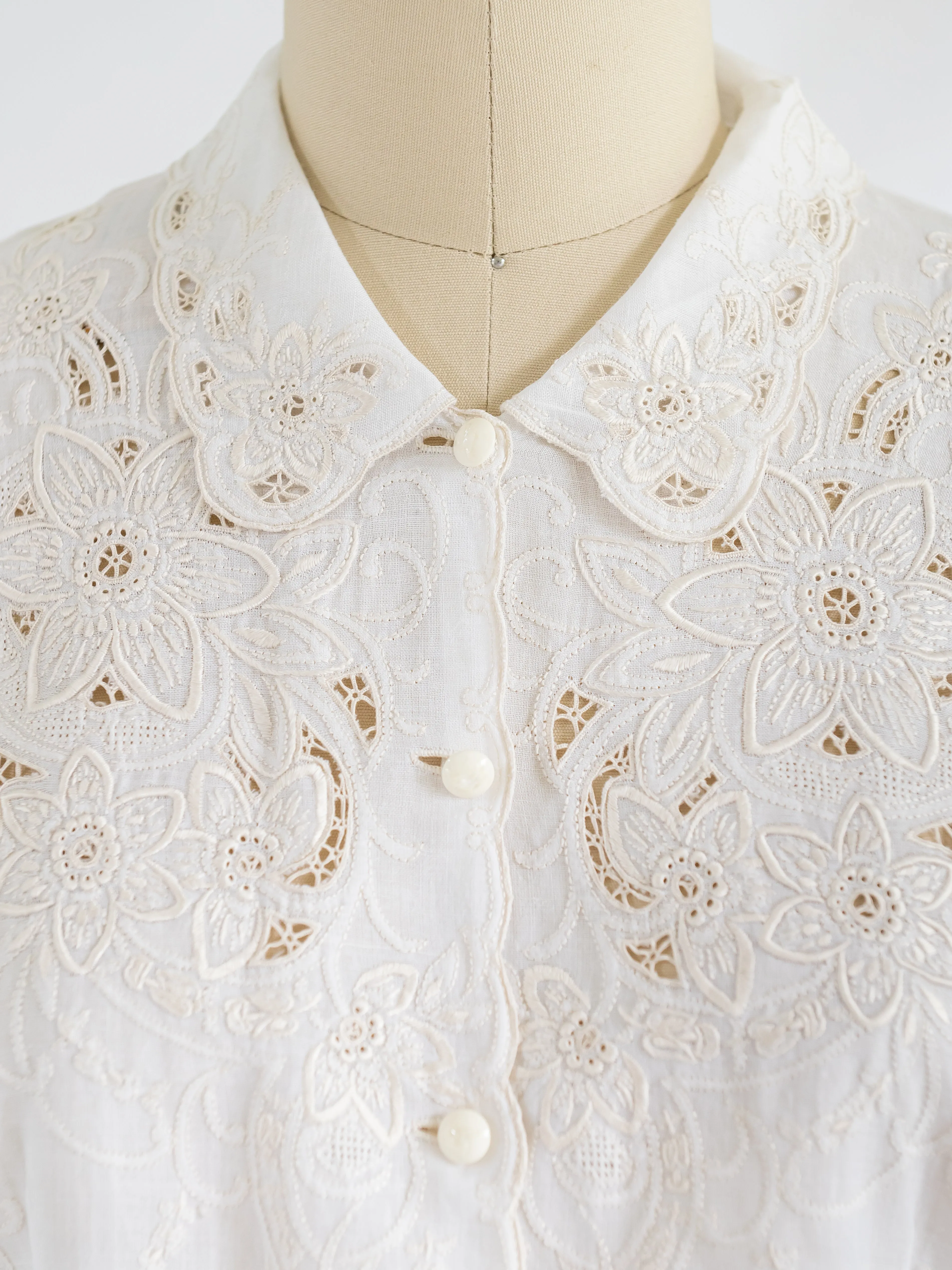Vintage Linen Floral Embroidery Collared White Blouse
